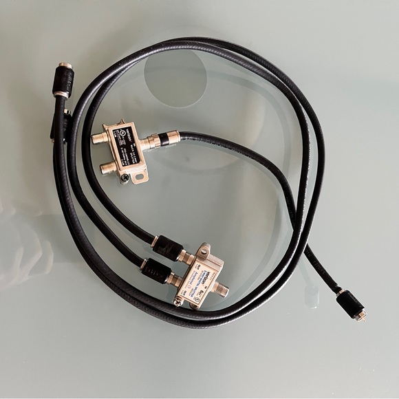 Verizon Other - Set Of 2 Verizon Fios 2 Way Moca 2.0 Splitter PDI-2WWB-2.0 3.5Db w Coaxial Cords